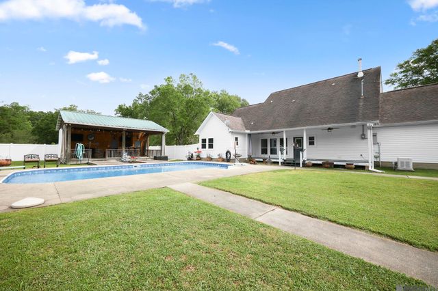 29725 Henderson Ln, Walker, LA 70785