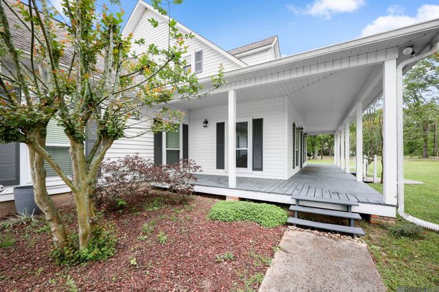 29725 Henderson Ln, Walker, LA 70785