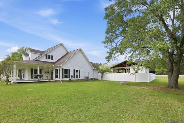 29725 Henderson Ln, Walker, LA 70785