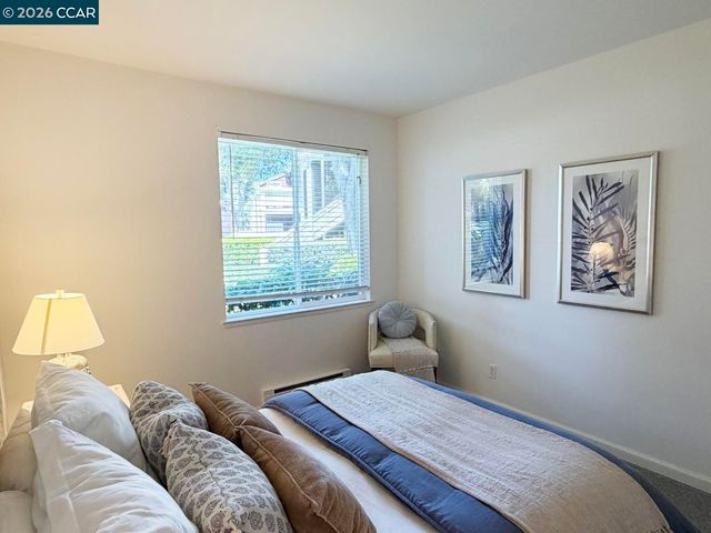 99 Marina Lakes Dr, Richmond, CA 94804