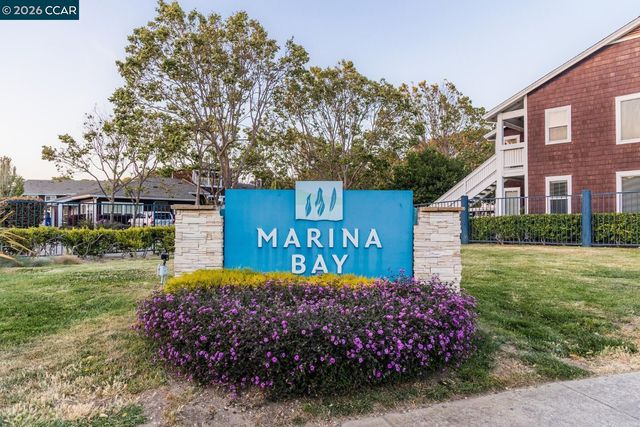 99 Marina Lakes Dr, Richmond, CA 94804