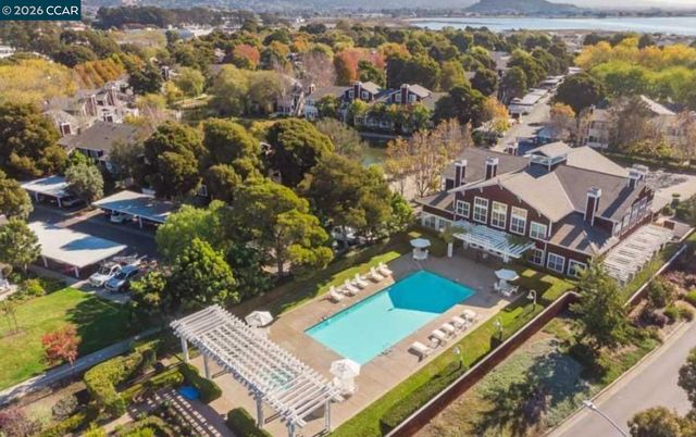 99 Marina Lakes Dr, Richmond, CA 94804