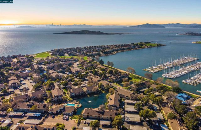 99 Marina Lakes Dr, Richmond, CA 94804