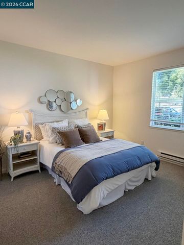 99 Marina Lakes Dr, Richmond, CA 94804