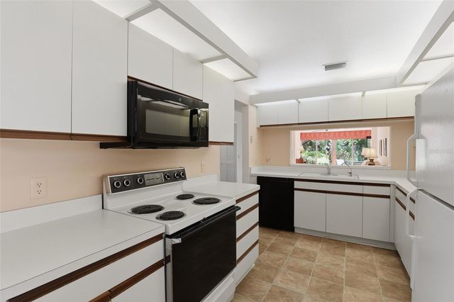 5721 CASA DEL SOL BOULEVARD 3223, Sarasota, FL 34233