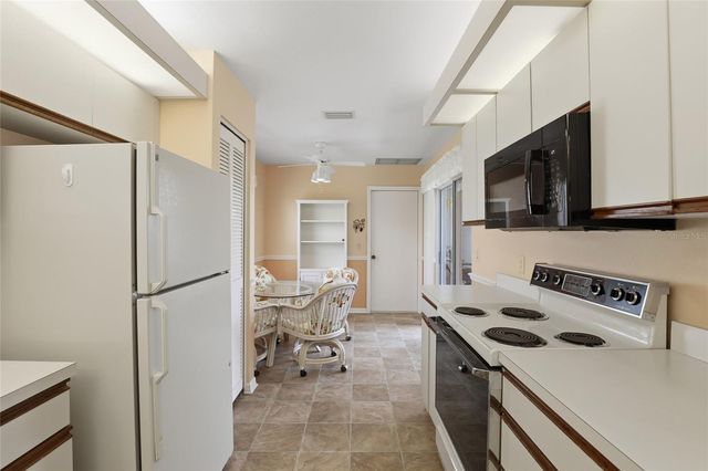 5721 CASA DEL SOL BOULEVARD 3223, Sarasota, FL 34233