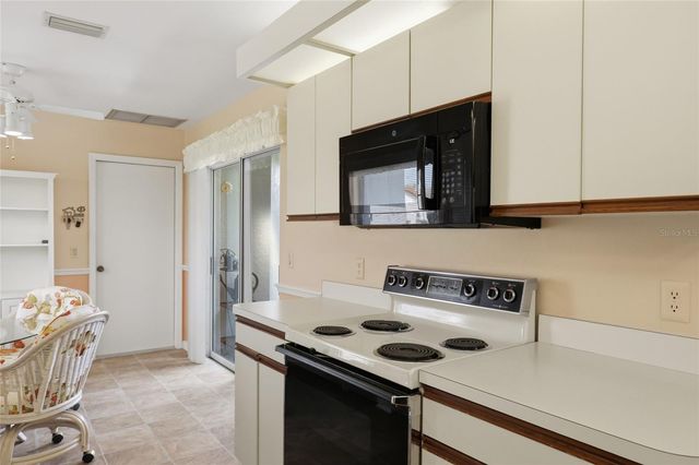 5721 CASA DEL SOL BOULEVARD 3223, Sarasota, FL 34233