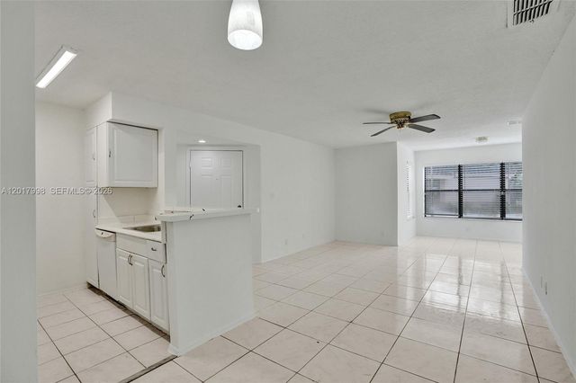 2866 S University Dr 5107, Davie, FL 33328