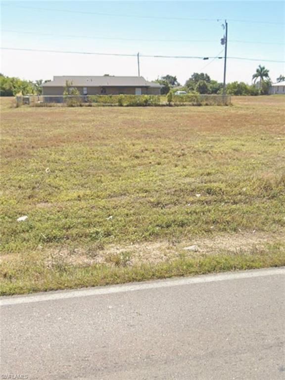 1002 Kismet PKWY E, Cape Coral, FL 33909