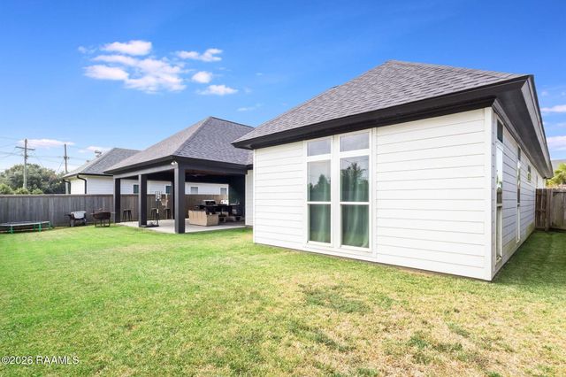 309 Canary Palm Way, Youngsville, LA 70592