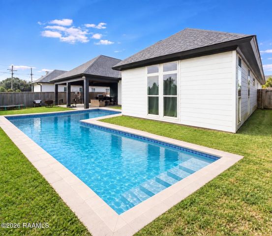 309 Canary Palm Way, Youngsville, LA 70592