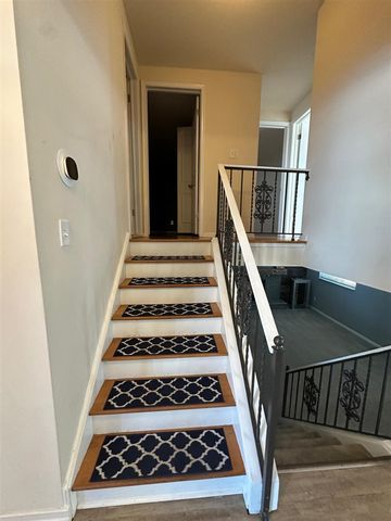 2184 Cumberland Drive, Troy, MI 48085