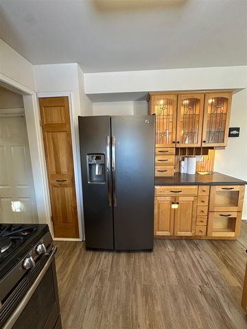 2184 Cumberland Drive, Troy, MI 48085