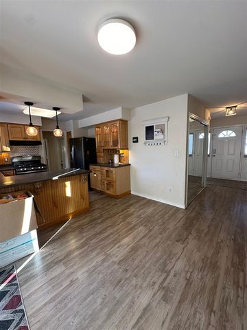 2184 Cumberland Drive, Troy, MI 48085