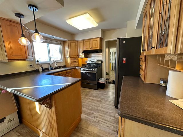 2184 Cumberland Drive, Troy, MI 48085