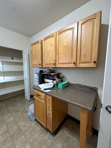 2184 Cumberland Drive, Troy, MI 48085