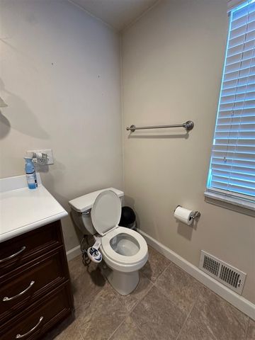 2184 Cumberland Drive, Troy, MI 48085