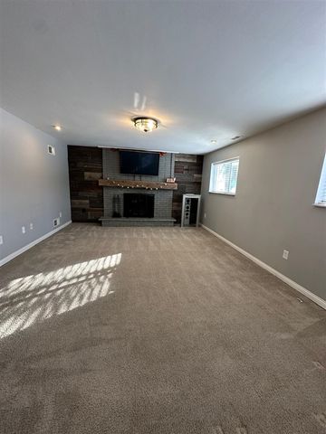 2184 Cumberland Drive, Troy, MI 48085