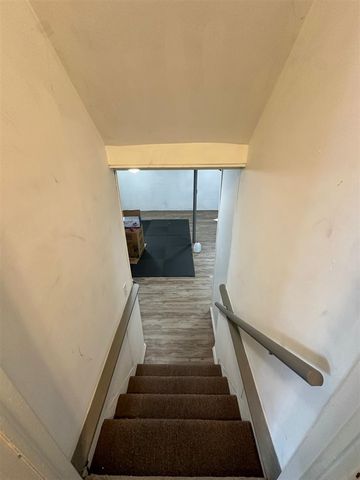 2184 Cumberland Drive, Troy, MI 48085