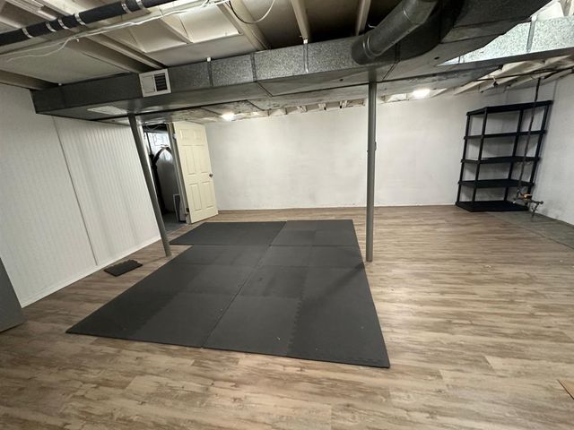 2184 Cumberland Drive, Troy, MI 48085