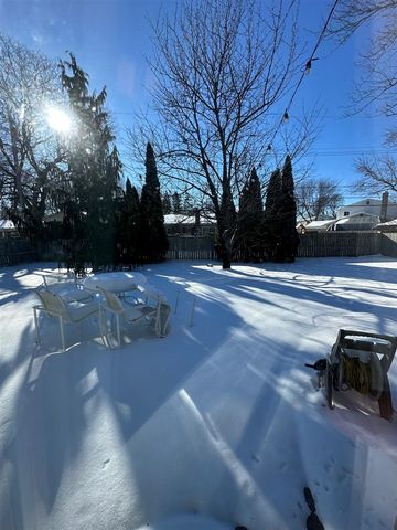 2184 Cumberland Drive, Troy, MI 48085