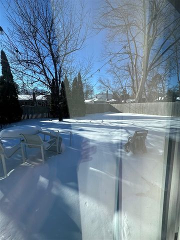 2184 Cumberland Drive, Troy, MI 48085