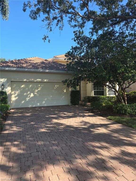 6719 Crowned Eagle LN, Naples, FL 34113