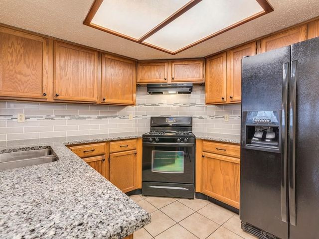 9204 Sedgemoor TRL B, Austin, TX 78748