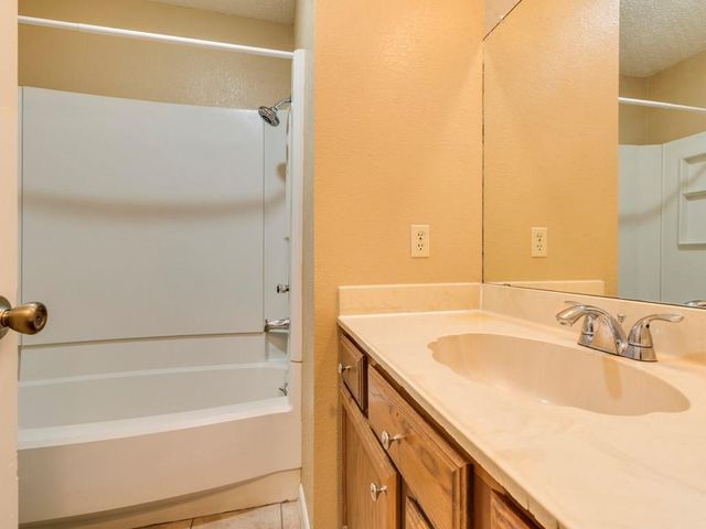 9204 Sedgemoor TRL B, Austin, TX 78748