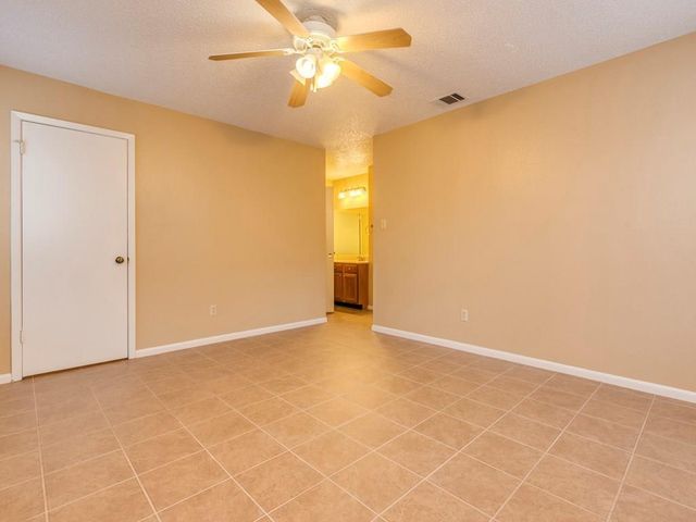 9204 Sedgemoor TRL B, Austin, TX 78748