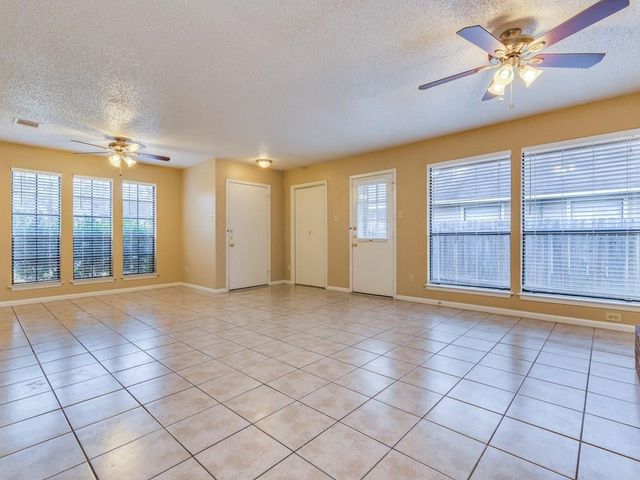 9204 Sedgemoor TRL B, Austin, TX 78748