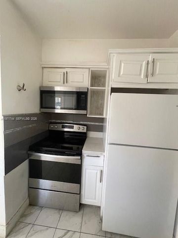 121 NE 169th Ter, North Miami Beach, FL 33162