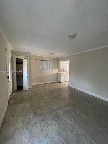 121 NE 169th Ter, North Miami Beach, FL 33162