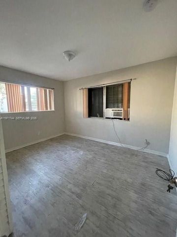 121 NE 169th Ter, North Miami Beach, FL 33162