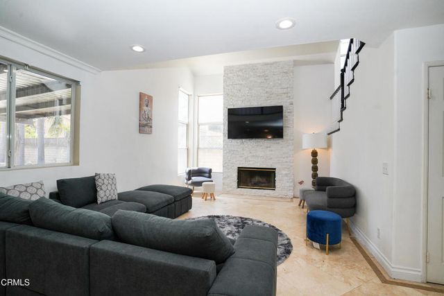 2716 Windcrest Place, Oxnard, CA 93036