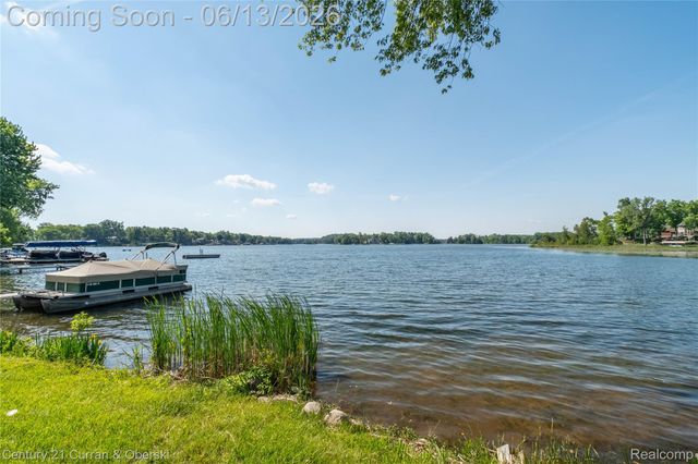 7224 Andersonville Road, Independence Charter Township, MI 48346