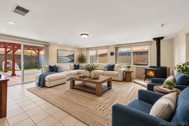 857 Holly Ave, Imperial Beach, CA 91932