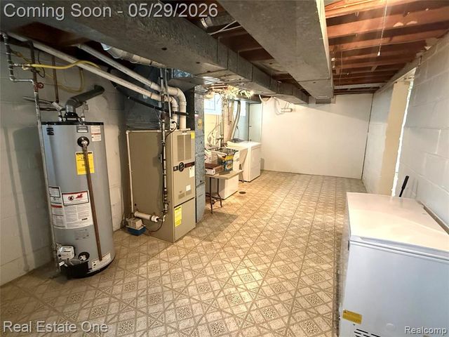1746 N Denwood Street, Dearborn, MI 48128