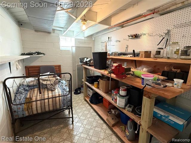 1746 N Denwood Street, Dearborn, MI 48128