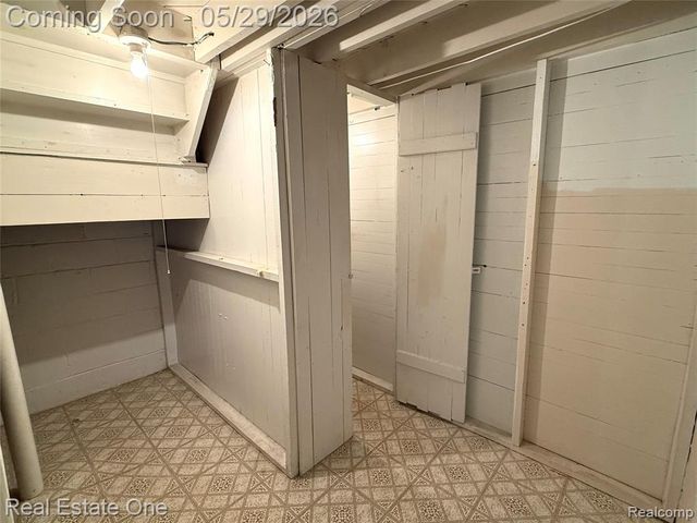 1746 N Denwood Street, Dearborn, MI 48128