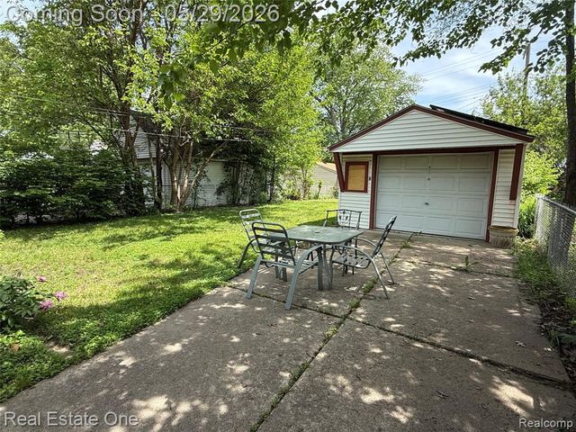 1746 N Denwood Street, Dearborn, MI 48128
