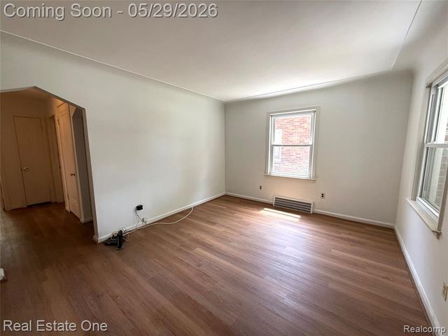1746 N Denwood Street, Dearborn, MI 48128