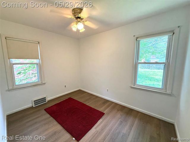 1746 N Denwood Street, Dearborn, MI 48128