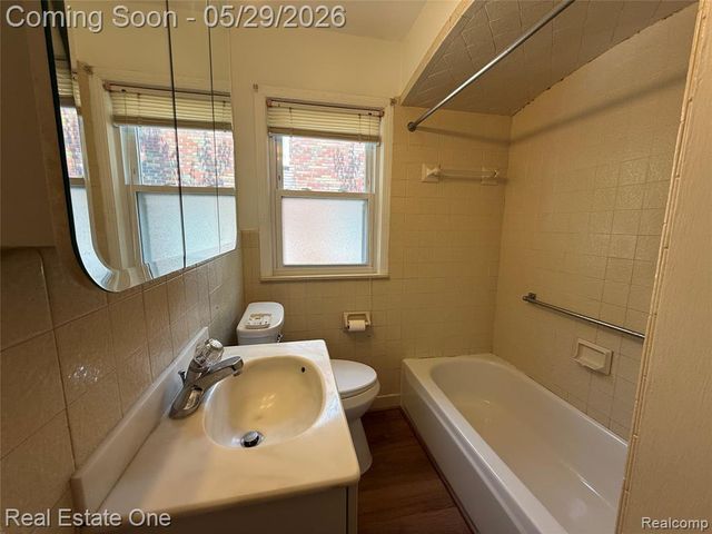 1746 N Denwood Street, Dearborn, MI 48128