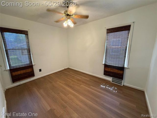 1746 N Denwood Street, Dearborn, MI 48128