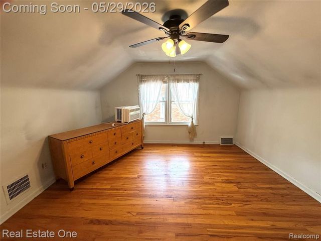 1746 N Denwood Street, Dearborn, MI 48128