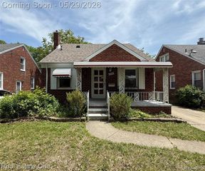 1746 N Denwood Street, Dearborn, MI 48128