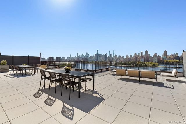 30-55 Vernon Boulevard 8D, Astoria, NY 11102