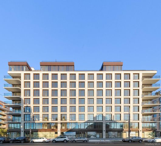 30-55 Vernon Boulevard 8D, Astoria, NY 11102