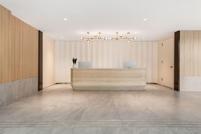 30-55 Vernon Boulevard 8D, Astoria, NY 11102